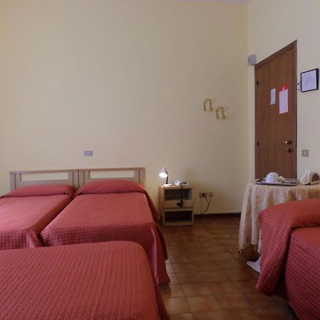 Hotel Delizia Genovese Монтекатини-Терме Экстерьер фото