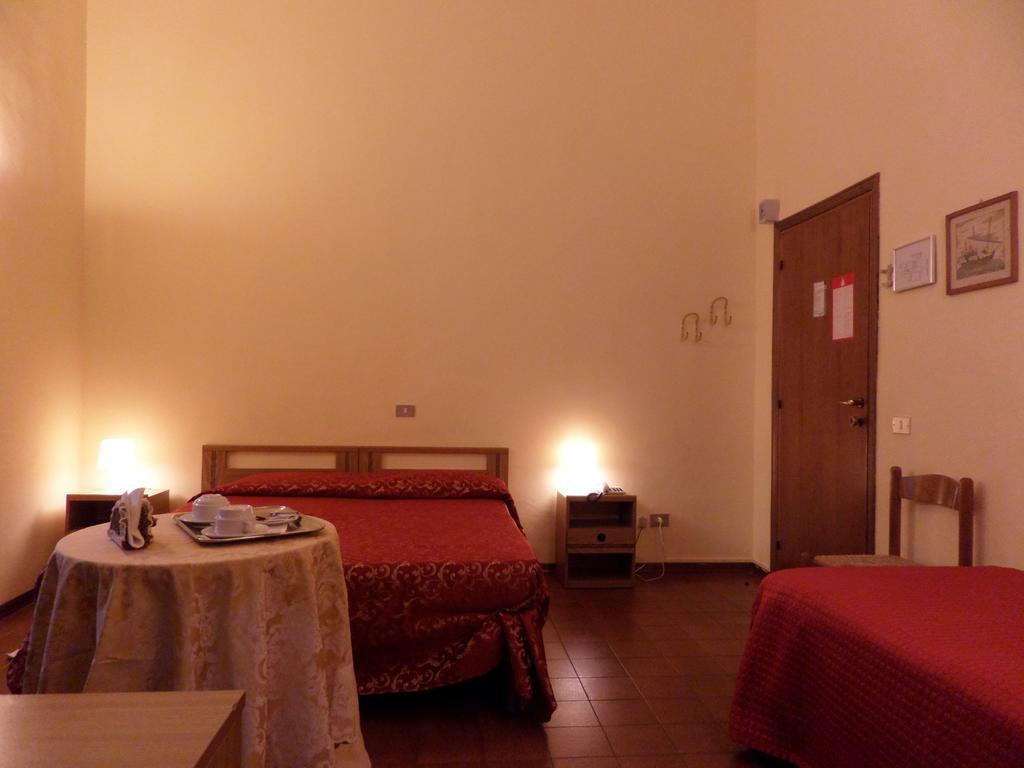 Hotel Delizia Genovese Монтекатини-Терме Номер фото
